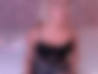 Live cam show with CriistyBloom - Nipple Piercings on instabang