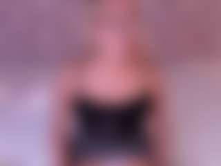 Live cam show with CriistyBloom - Blonde Hair on googirlz | colombia
