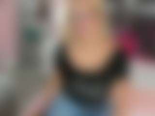Live cam show with CriistyBloom - Small Tits on Uber Horny