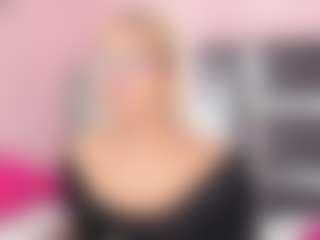 Live cam show with CriistyBloom - Thick on Free Soda