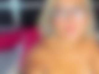 Live cam show with CriistyBloom - Spank on Fapmatic.com