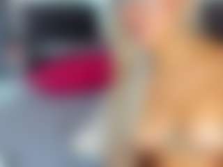 Live cam show with CriistyBloom - Brown Eyes Blonde Hair on Instabang