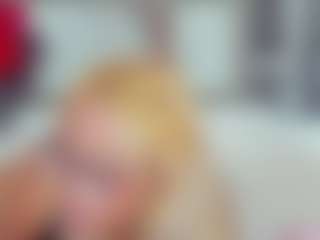 CriistyBloom's Live Sex Cam Show
