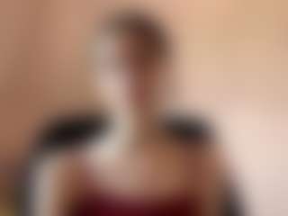 Live cam show with GeneviveIffland - Fingering Latina on MyBangCams