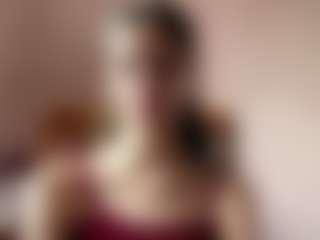 Live cam show with GeneviveIffland - Green Eyes on Mixed Magazine Live
