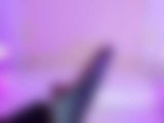 Iamlola_ MILF webcam performer live streaming