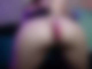 Live cam show with KimJada - Smoking on fapnchat