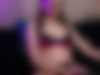 Live cam show with KimJada - Average on Nude Live Now