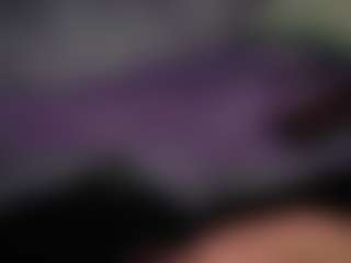 Live cam show with KimJada - Average on CamwithHer