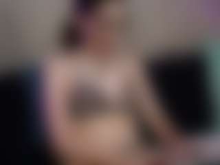 Live cam show with KimJada - Average on StripNow