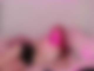 Luvellia's Live Sex Cam Show