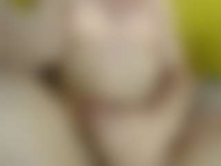 Live cam show with MickeDio - Tease on Camsoda