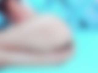 Live cam show with rebeccamitchell - Skinny on Camsoda