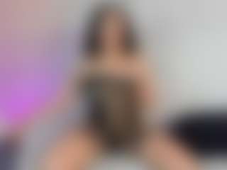 Live cam show with Ruby-diamonds - Camel Toe on CamSextacy