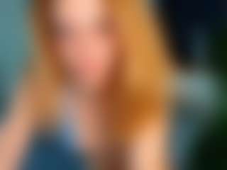 Live cam show with Sky-sparkle - Upskirt on AdultVida.com