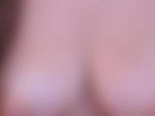 Live cam show with Mia - Muscle on crypto-cams