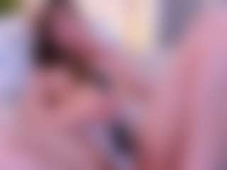 Live cam show with Mia - Upskirt on SmokeAndPoke