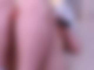 Live cam show with Mia - Green Eyes on Camiplay Live