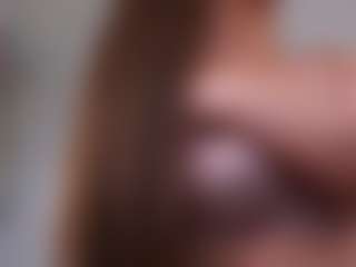 Live cam show with Mia - Upskirt on liverealitysex.com