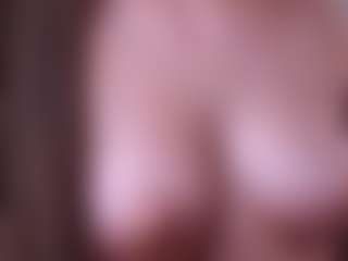 Live cam show with Mia - Muscle on madthumbs