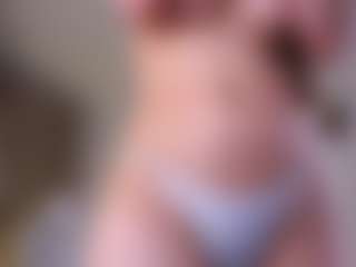 Spettacolo in cam dal vivo con Mia - Butt Plug su Camsoda