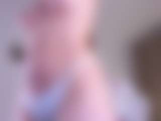 Live cam show with Mia - Role Play on CamClone