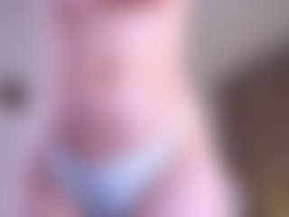 Live cam show with Mia - Muscle on Dolls Live