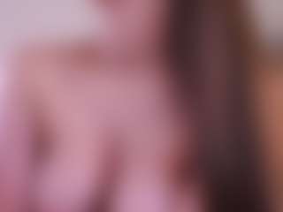 Live cam show with Mia - Muscle on Streamer API