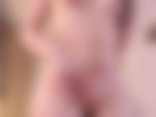 Live cam show with Mia - Muscle on Gym Cam Girls