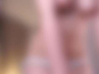 Live cam show with Mia - Upskirt on Camsoda