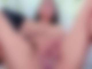 Live cam show with LaurenBellucci - Brown Hair MILF on Camsoda