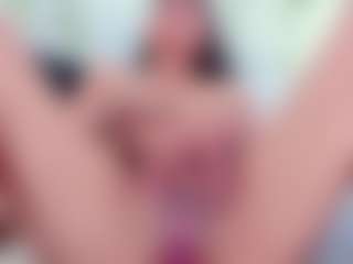 Live cam show with LaurenBellucci - New Brown Eyes on Camsoda