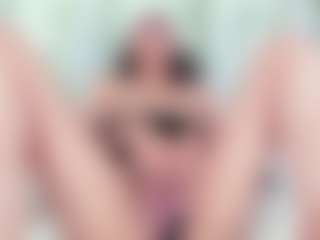 Live cam show with LaurenBellucci - Lovense Middle Aged on Camiplay Live