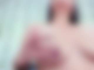 Live cam show with LaurenBellucci - Lovense MILF on 1on1-livenow