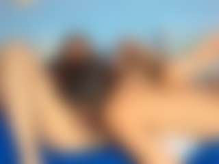 Live cam show with Me and my Sexy Teen Girlfriends - Squirt on Camsoda