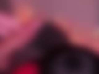 Live cam show with MadysRock - Average on livesuperchat.net