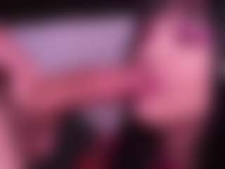 Live cam show with MadysRock - Tease on SquirtSoMuch