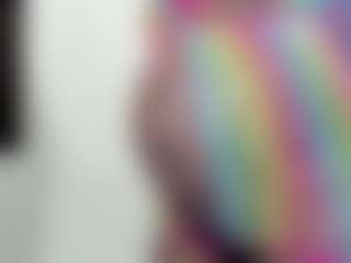 Live cam show with Miss-Diamonds - Facial on CamClone