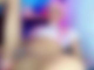 SamiraHott1's Live Sex Cam Show