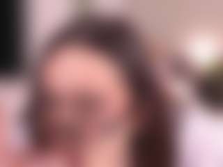 Live cam show with Michelle - Average on studioflirtlive.com