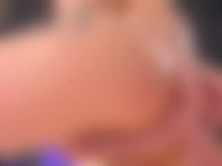 Live cam show with Michelle - Tease Brown Hair on Camsoda