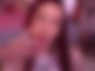 Live cam show with Luna - Dirty Talk on xplaylive.com