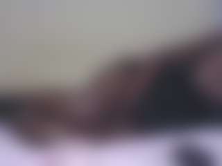 Live cam show with CuteshyLinda - Gray Eyes on Milf Play