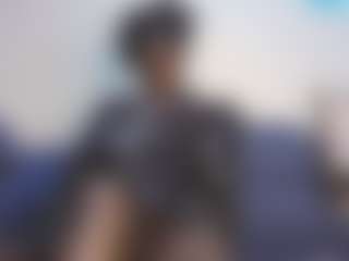 Live cam show with CuteshyLinda - Gray Eyes on livesuperchat.net