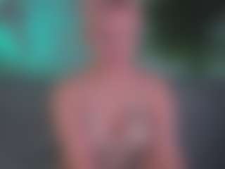 Live cam show with Emmy - Body Massage on Hubzter Live