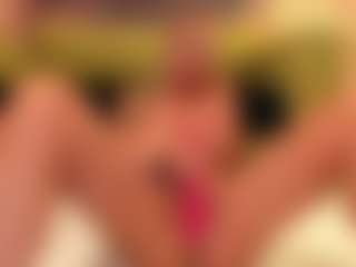 Live cam show with solarcris - Moaning on Stripli.com