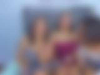 Live cam show with HAILY AND ALISA - Average on Milfs Live