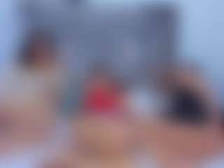 Live cam show with HAILY AND ALISA - Average on SpunkLive