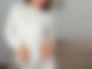 Live cam show with Tracey-Gill - Show on StripNow