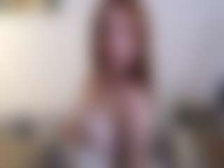Live cam show with Felicia-Bernot - Red Hair on Camming Site